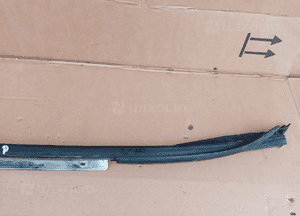 Listwa szyby czołowej prawy przód Nissan Almera Tino 3