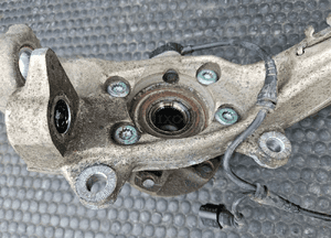 Zwrotnica 8E0258F 8E0407242B Zawieszenie Piasta Czujnik ABS Przednia Przód Prawa AUDI A4 B6 B7 23