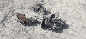 TOYOTA AVENSIS T29 ZWROTNICA MCPHERSON PRAWY PRZÓD 3