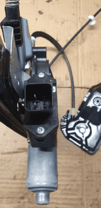 Mechanizm podnośnik szyby lewy przód przedni lewy Opel Zafira C 13260137 20951581 7