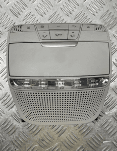Mercedes W213 lampka podsufitka oświetlenie kabiny A0009005410 1