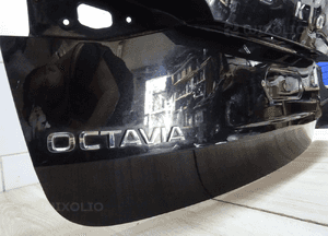 Klapa bagażnika skoda octavia 4 iv 5E6827159 9