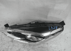 Ford fiesta MK8 soczewka lampa przednia lewa 3