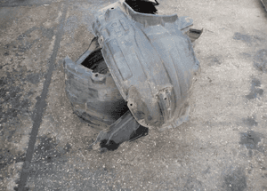 Mazda 5 v nadkole przod przednie   lewe 2