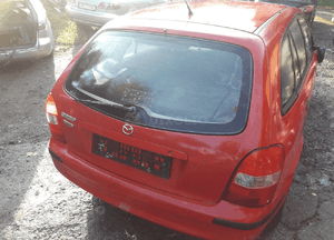 Mazda 323f bj 98-03 Klapa tylna tył z szyba kol SU 3