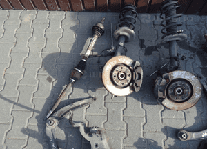 Mcperson zwrotnica prawa lewa peugeot 3008 i 3