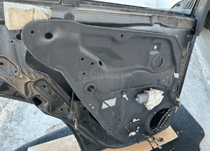 MERCEDES ML 164 drzwi tylne lewe lakier  359 / 197 39
