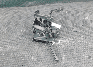 Pedał 1J1721111C Pedały Hamulca Gazu Stelaż Mocowanie Europa VW Golf IV 4 Seat Leon I 1 Audi A3 8L Skoda 15