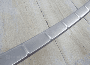 Volvo XC60 ii 17- 31435972 listwa nakładka zderzaka tylna tył chromowa 4