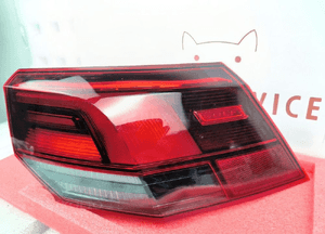 VW Volkswagen Golf VIII 8 LAMPA PRAWA TYŁ 5H0945096B 2