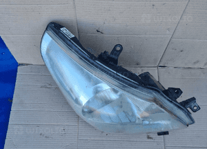 Toyota VERSO 09-12 lampa prawa przód przednia EU 2