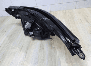 Lampa prawy przód toyota highlander 10000-8a06k 7