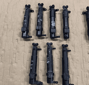 MERCEDES E 211 CLS 219 spryskiwacz lampy xenon lewy prawy klapka 3