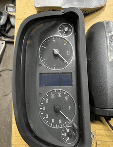 MERCEDES B 245  LICZNIK SZAFA prędkościomierz wyświetlacz ramka licznika cdi diesel 6