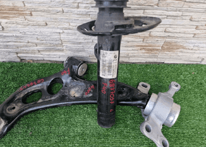 ZWROTNICA WACHACZ AMORTYZATOR BMW 1 F40 2