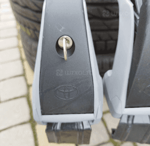 toyota relingi bagażnik dachowy belki 2