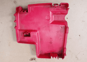 Osłona zaślepka klemy plusowej Renault Kango III 8200463743 2