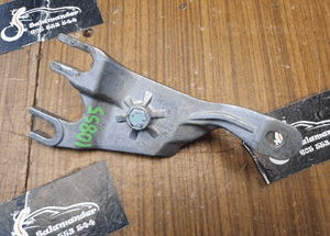 Uchwyt 8E0864283 Mocowanie Wspornik Stelaż Podłokietnik Audi A4 B6 B7 Seat Exeo 8E0864283 1