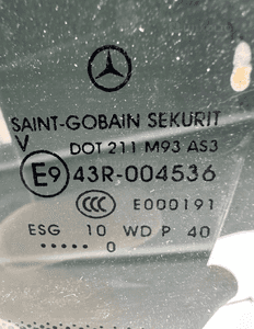 Mercedes 447 VITO Metris V klasa SZYBA BOCZNA LEWA II rzedu  ciemna oryginał 4
