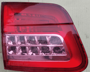 Citroen C5 III lampa tyl lewa w klape sedan 1