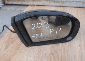 MERCEDES C 203 lusterko prawe lift