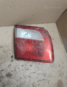 Mazda 626 v gf lampa lewa tył w klapę 132-61922 1