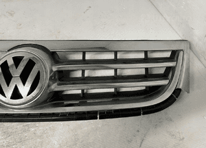 Atrapa przod grill przedni vw touareg 2003-2007 4