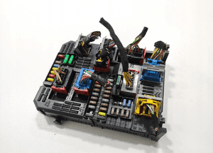 MODUŁ SKRZYNKA BSI OPEL CORSA F ELEKTRYK 2019-2024 E-CORSA 9832881080 2