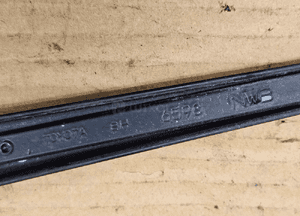 Toyota Avensis T25 ramie wycieraczki przód przednie  prawe lewe 3