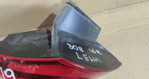 Lampa lewa tył tylna peugeot 308 T9 hb 9677817680 2