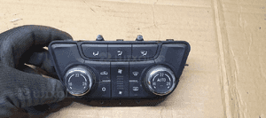 Panel nawiewu klimatyzacji klimy Opel Zafira C 20765757 3