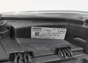 VOLVO V40 Lampa Xenon R - 13686 9
