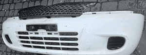 Toyota Yaris Verso zderzak przód przedni grill 1