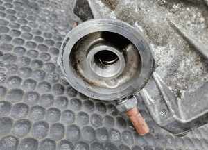 Podstawa 06H903143H 06J117021J Filtra Oleju Chlodniczka Lapa Wspornik Alternatora 1.8 2.0 TFSI AUDI A4 B8 A5 A3 VW 11