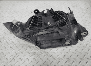 LAMPA przód przednia lewa prawa BMW E87 E81 E88 lift lci EU 4