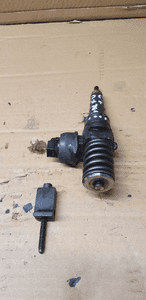 Pompowtryskiwacz wtryskiwacz wtrysk VW Golf V Plus 1.9 TDI 3
