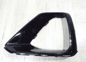 Audi Q8 lift 22 s-line atrapa kratka zderzaka lewy przód 4M8853053A 1