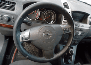 Opel Zafira B airbag kierowcy pasazera deska 3