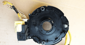 Toyota Avensis T25 Corolla Verso 03-08 tasma pod kierownice 5