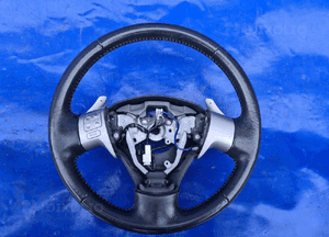Toyota AURIS I 07-09 kierownica skóra łopatki 1