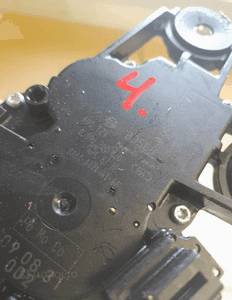 SILNICZEK WYCIERACZKI TYŁ FORD nr 0390201860 2