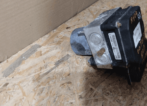 POMPA HAMULCOWA ABS AUDI A4 B7 SEAT EXEO 2.0 TDI 8E0910517H 2