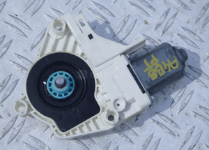 SILNICZEK SZYBY PRAWY TYL 8K0959812A AUDI A4 B8