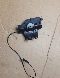 Zamek klapy bagaznika bmw E87 E90 7840617 3