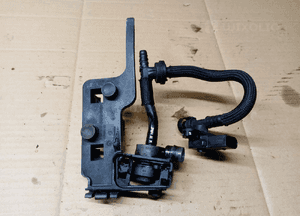 Czujnik ciśnienia podciśnienia rurka BMW M5 G30 F90 4.4 V8 8617097 7636149 3