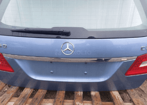 Mercedes e-klasa W212 lift kombi klapa bagażnika tył kompletna w kolor 7