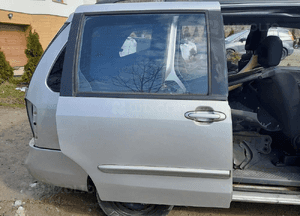 Mazda MPV 99-06  Drzwi prawe tylne tył w kolor 18G 22V 1