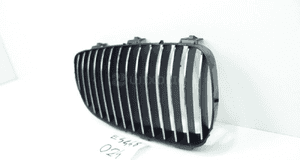 Atrapa grill nerka prawa bmw E90 E92 E93 7157276 3