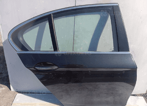 Drzwi tył tylne prawe bmw 5 F10 sedan 09-16 czarne 1