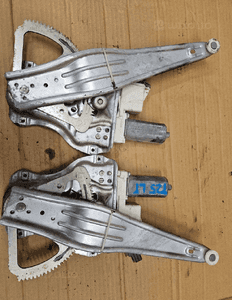 Toyota Avensis T25 podnośnik szyby tył tylny prawy lewy 2